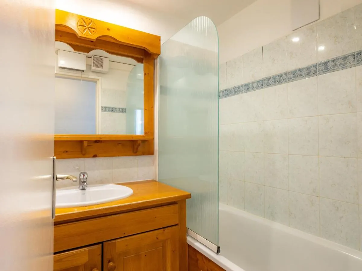 Appartement Skis Aux Pieds A Tignes Avec Balcon, 6 Couchages, Proche Commerces Et Navettes - Fr-1-502-480 0*,  France